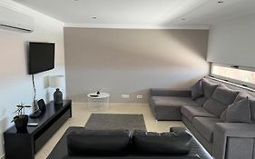 Modern 2 Bed Apartment 5Km Carvoeiro